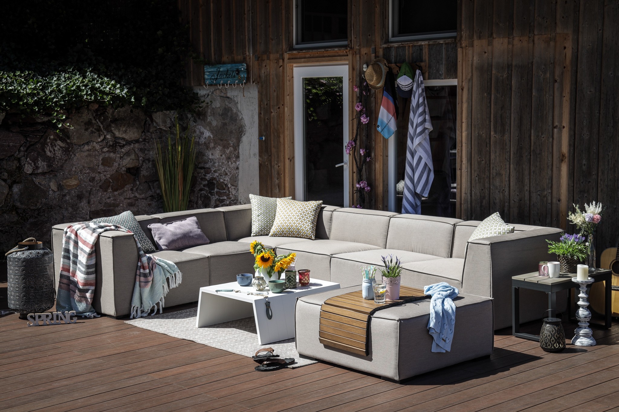 Allwetter Sofa Cambria Outdoorstoff sandbraun