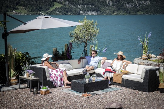 Gloria Rattan Lounge