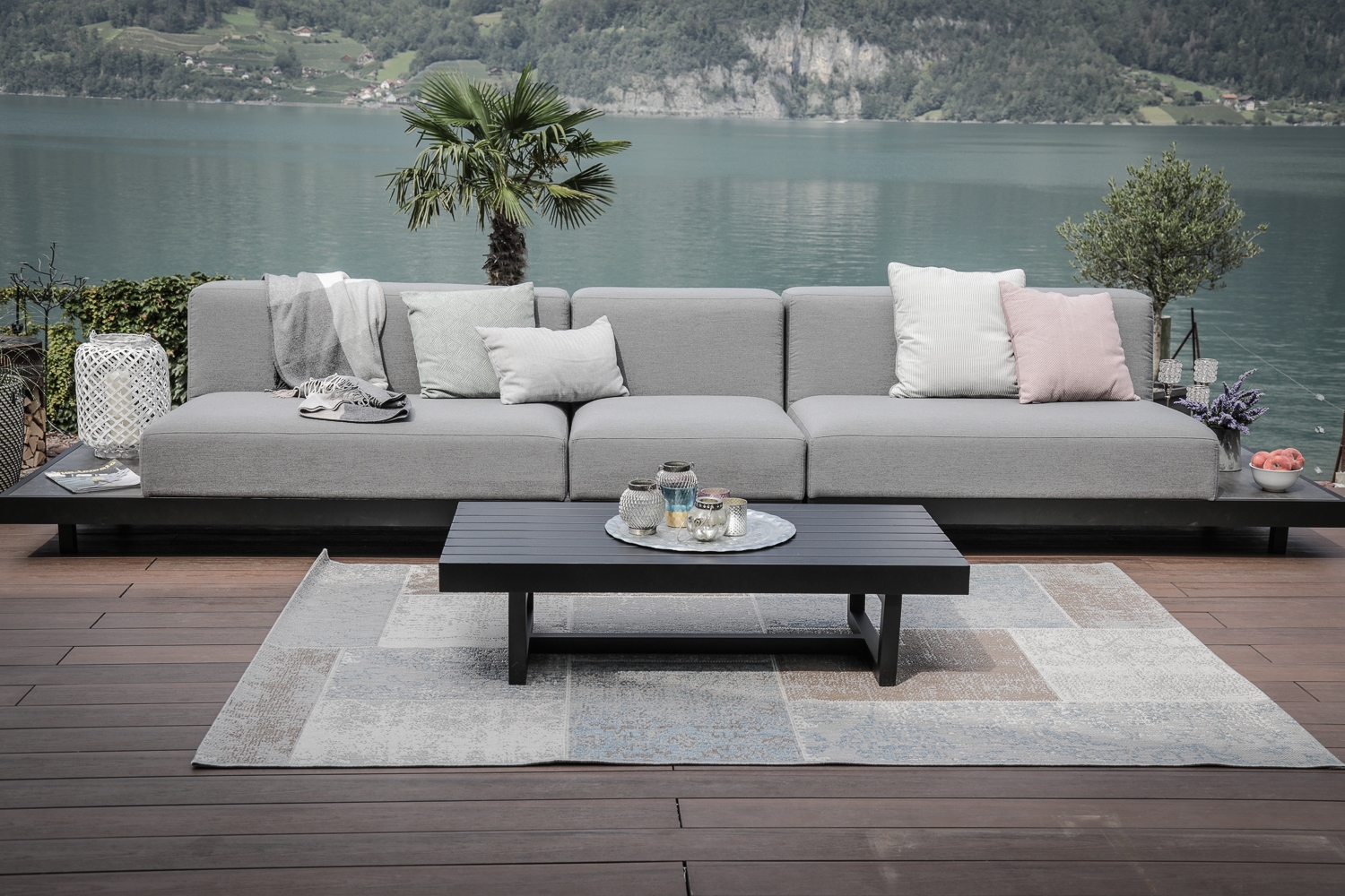 Wetterfeste Gartenlounge in Grau