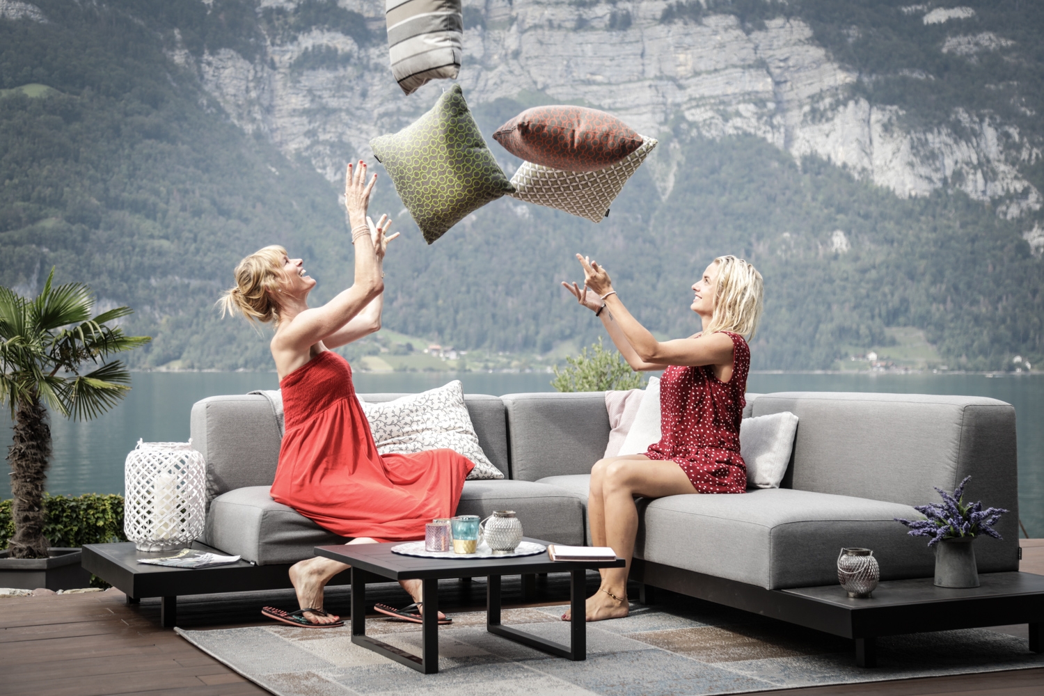 wetterfeste Lounge Polster und Kissen